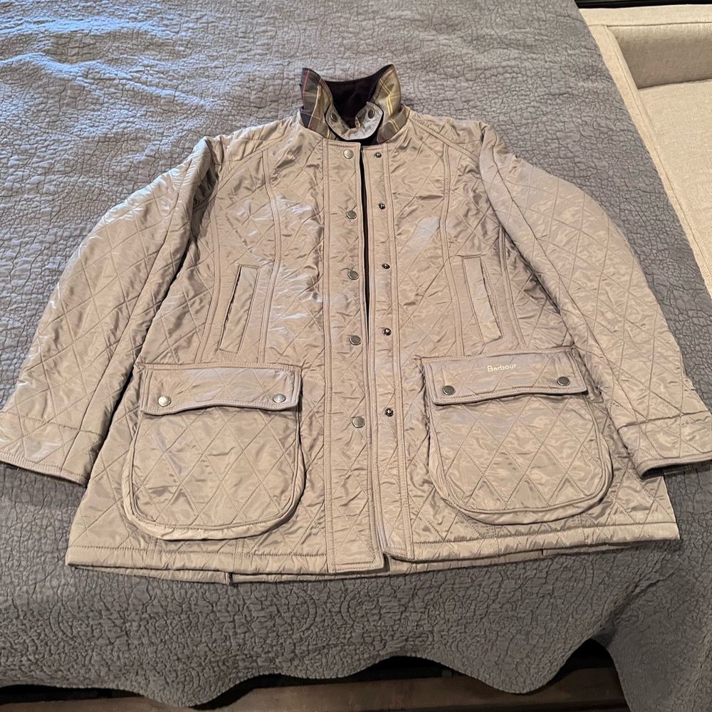 Barbour Beadnell quilted jacket - stone color. Size US 14
